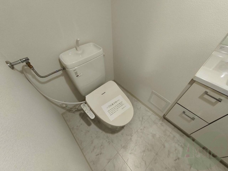 トイレ　ウォシュレット機能がついたトイレ。安心して使用できますね。