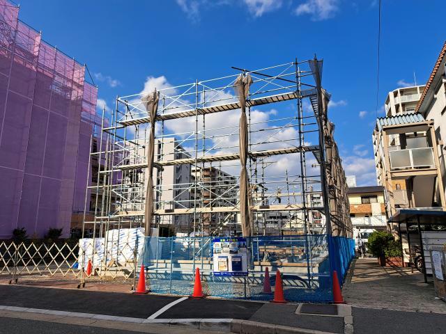 建物外観　建築中