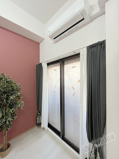 バルコニー　アクセントクロスがオシャレを演出♪