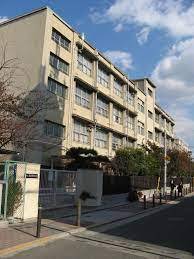 中学校　東住吉中学校（中学校）まで634m