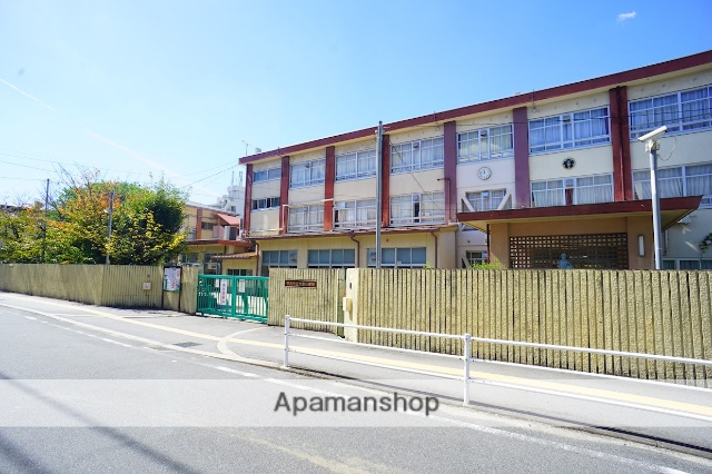 小学校　奈良市立大宮小学校（小学校）まで501m