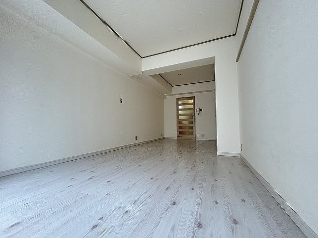 居室・リビング　同マンション別部屋