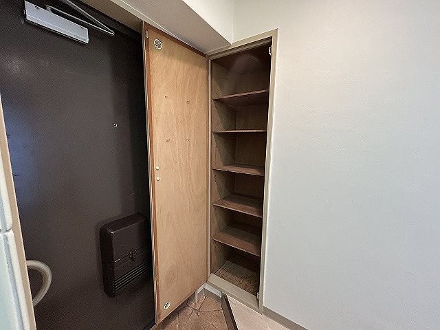 玄関　同マンション別部屋