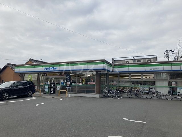 コンビニ　ファミリーマート岩塚本通五丁目店（コンビニ）まで1599m