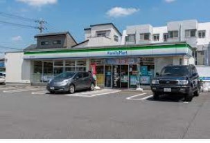コンビニ　ファミリーマート 羽村小作坂上店（コンビニ）まで512m