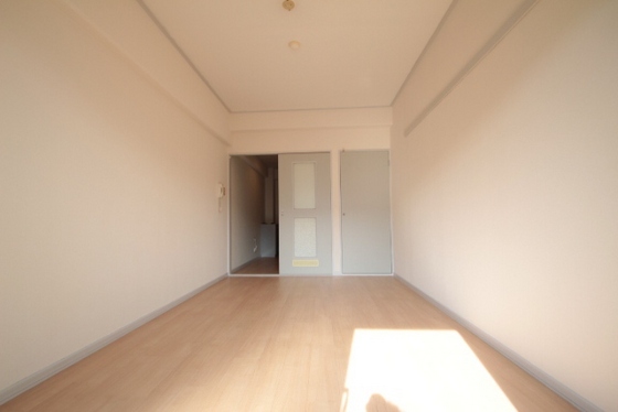 居室・リビング　※別号室の写真です