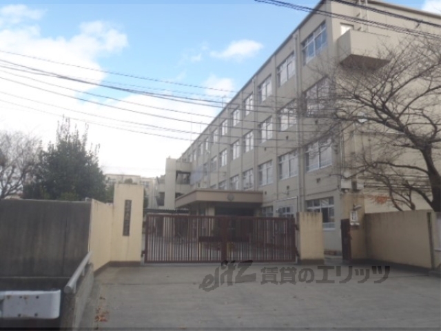 中学校　桂川中学校（中学校）まで330m