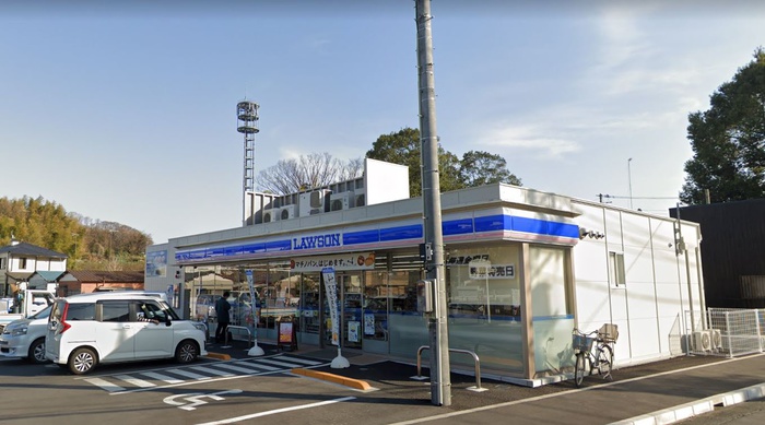 コンビニ　ローソン（コンビニ）まで649m