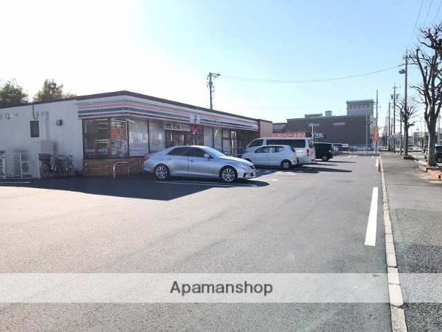 コンビニ　セブンイレブン（コンビニ）まで851m