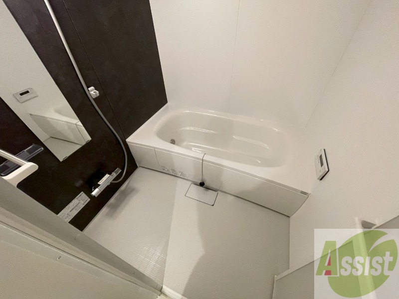 バス・シャワールーム　お風呂になります。一日の疲れを癒してくださいね。