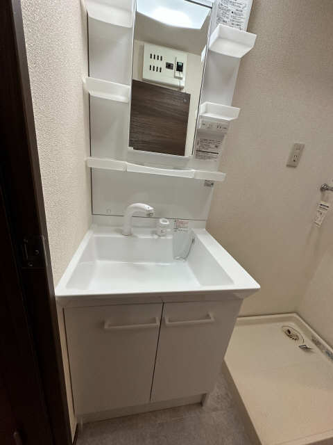 洗面設備　シャワー付洗面台