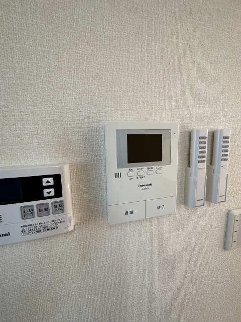 セキュリティ　モニター付きインターホン