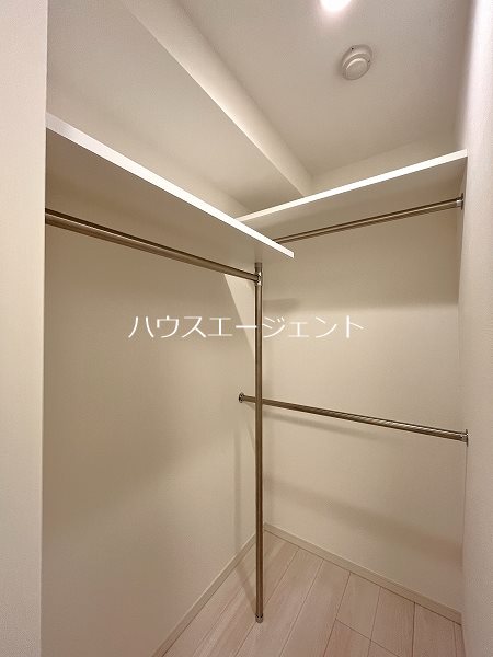 収納　各部屋ウオークインクローゼット付きです。