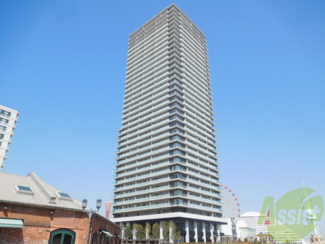 建物外観　シャープなデザインが印象的な洗練の住まい