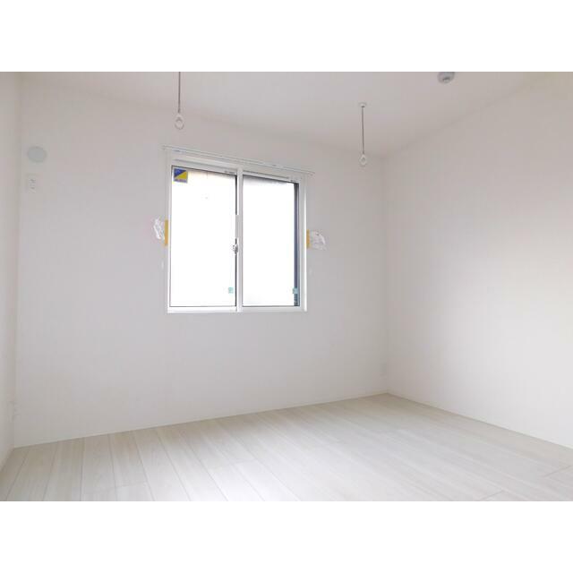 その他部屋・スペース　洋室６．１帖、室内物干付きです（建築中の写真）