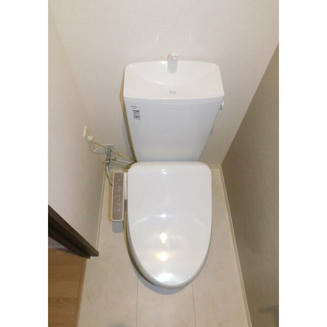 トイレ　温水洗浄便座付きトイレ（イメージ写真）