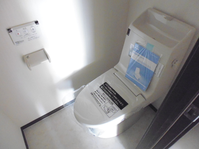 トイレ　洗浄機能付便座