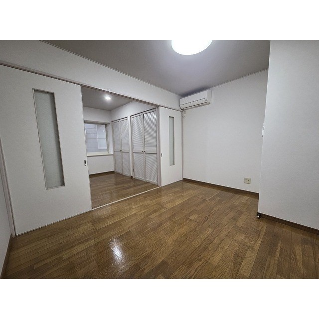 居室・リビング　5.5帖の洋室