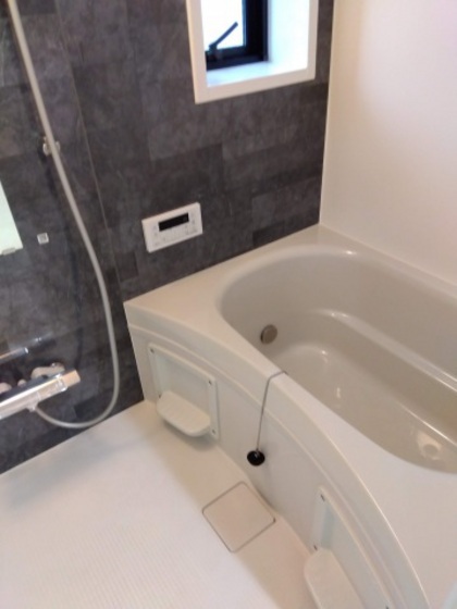 バス・シャワールーム　※別部屋の写真です