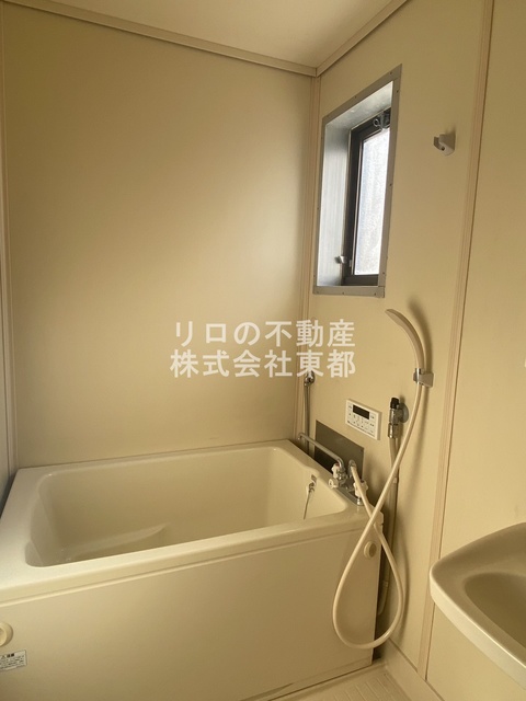 バス・シャワールーム　バスルームは沸かし直せる追焚機能付なので経済的です！