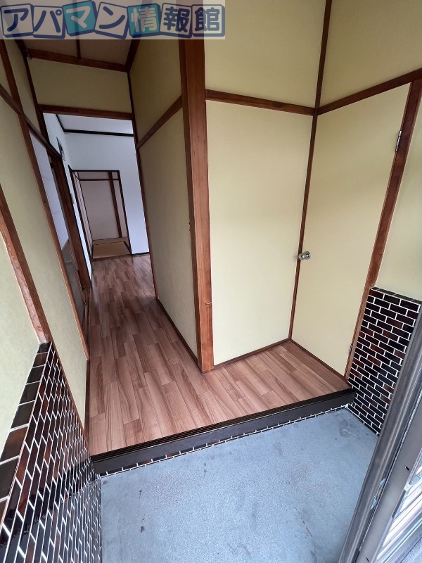 玄関　※同タイプの別のお部屋のお写真です