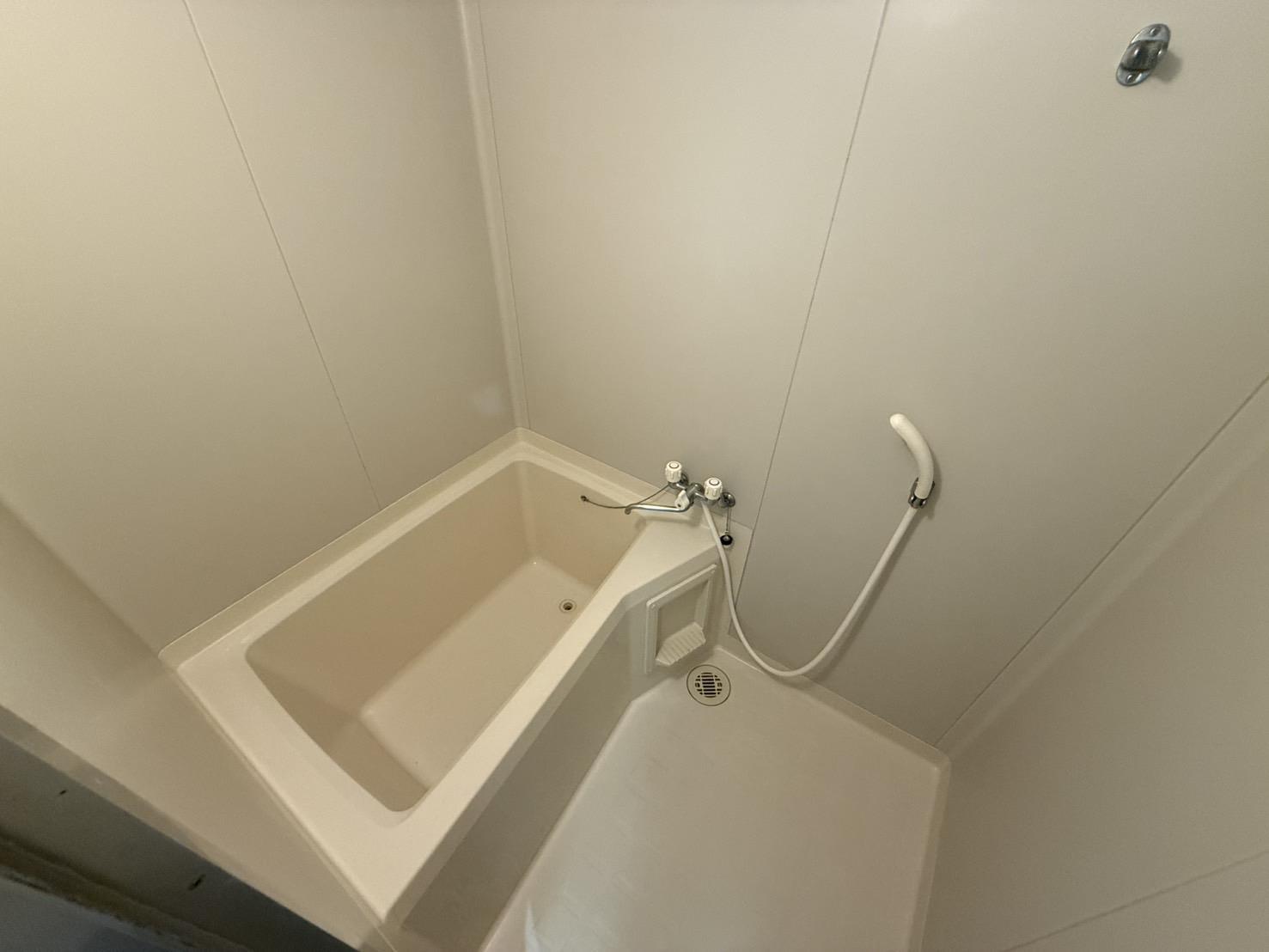 バス・シャワールーム　給湯式のお風呂です(別部屋参考写真)