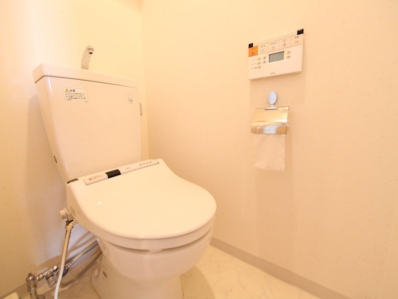 トイレ　温水洗浄暖房便座付トイレ