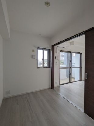 居室・リビング　※類似物件の写真となります。現状優先。