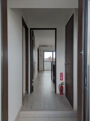 玄関　※類似物件の写真となります。現状優先。