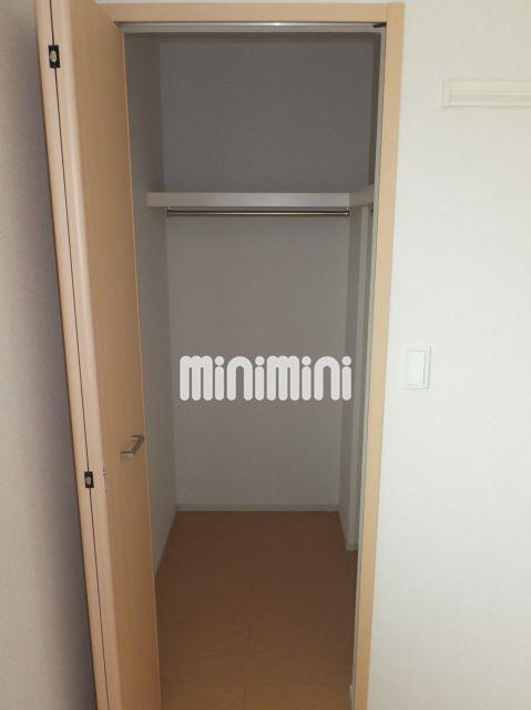 収納　ウオークインクローゼットは大容量です