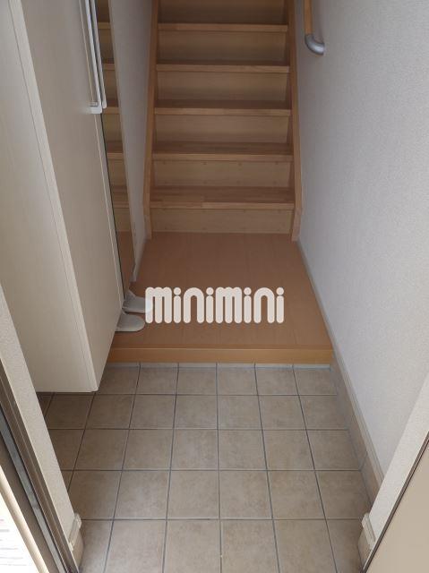 玄関　広い玄関。大きい下駄箱も魅力的です。