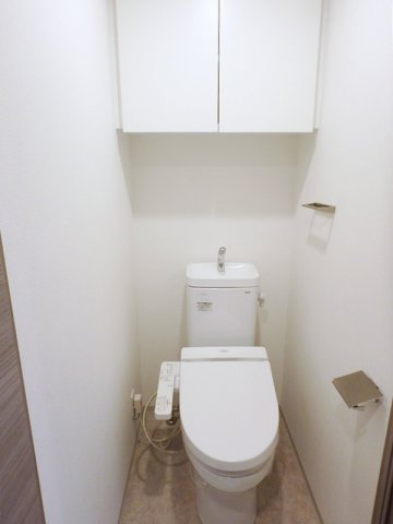 トイレ　嬉しい温水洗浄便座♪