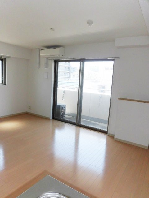 居室・リビング　※他の号室写真になります。