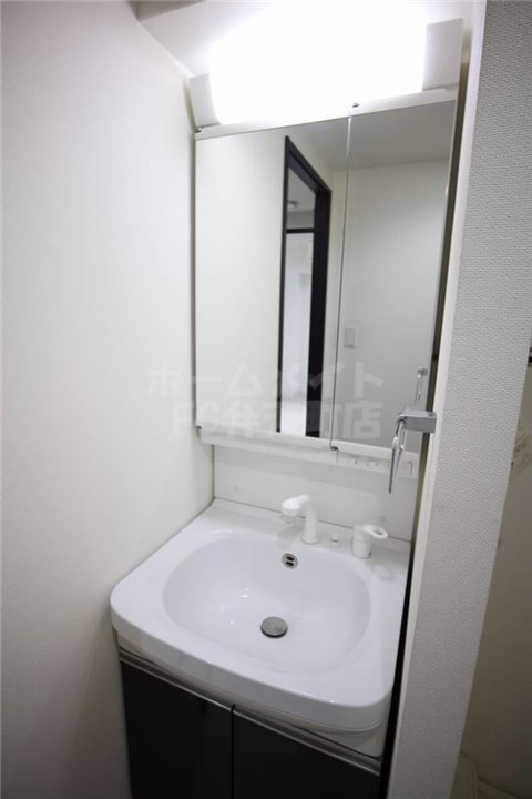洗面設備　独立洗面所です