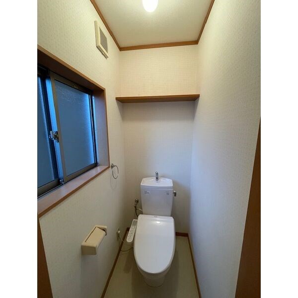 トイレ　温水洗浄便座付きトイレ