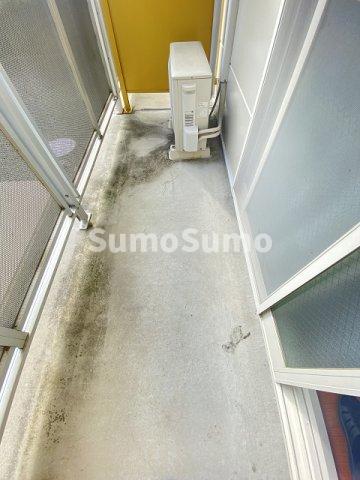 バルコニー　外からの目が気にならないバルコニーで洗濯物が干せます