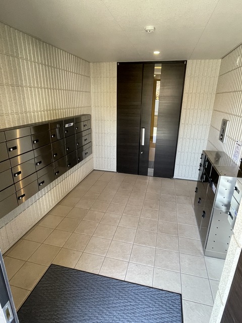 エントランス　★オートロック付きエントランス★