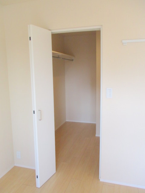 収納　★ウォークインクローゼット２．２帖★