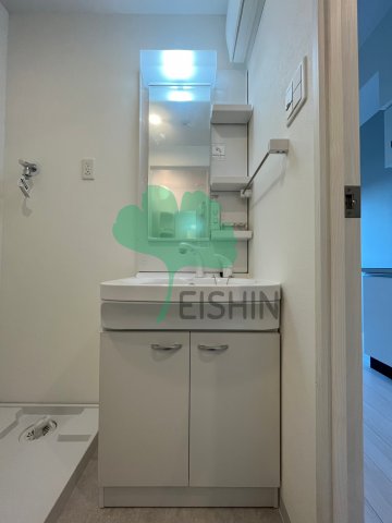 洗面設備　シンプルで使いやすい洗面台です！