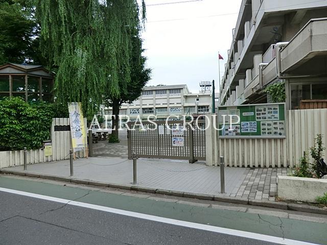 小学校　板橋区立上板橋第二小学校（小学校）まで529m