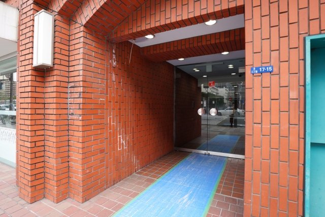 エントランス　建物の内部です