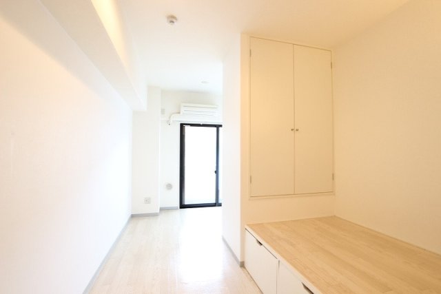 居室・リビング　同物件別号室