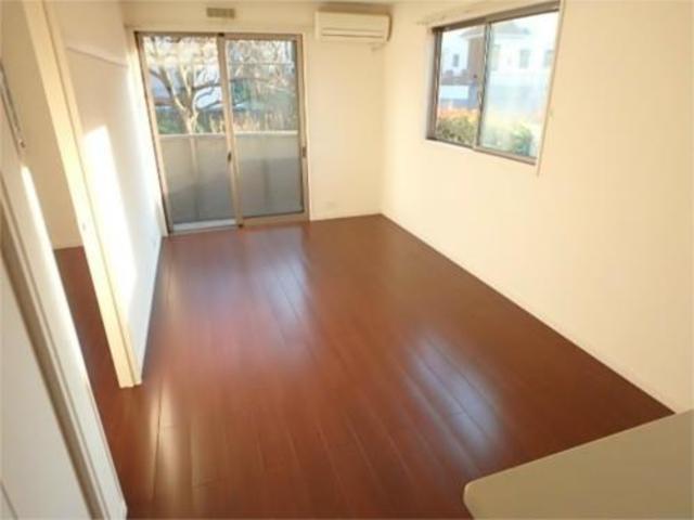 居室・リビング　妻側の窓なしです