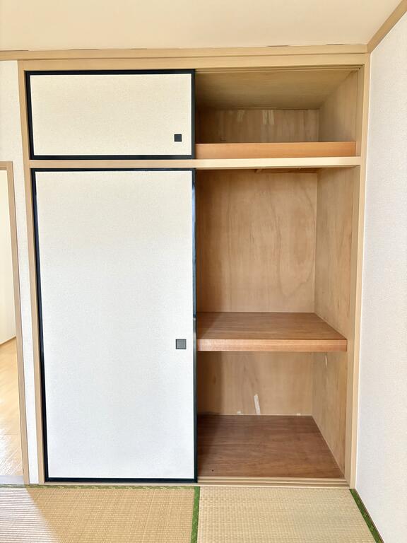 収納　別室の写真を掲載しています。