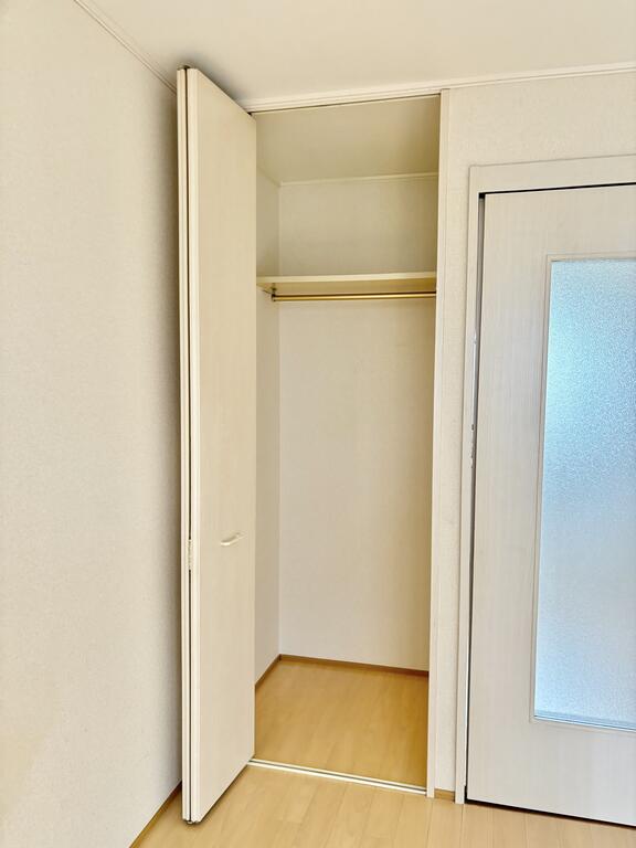 収納　別室の写真を掲載しています。