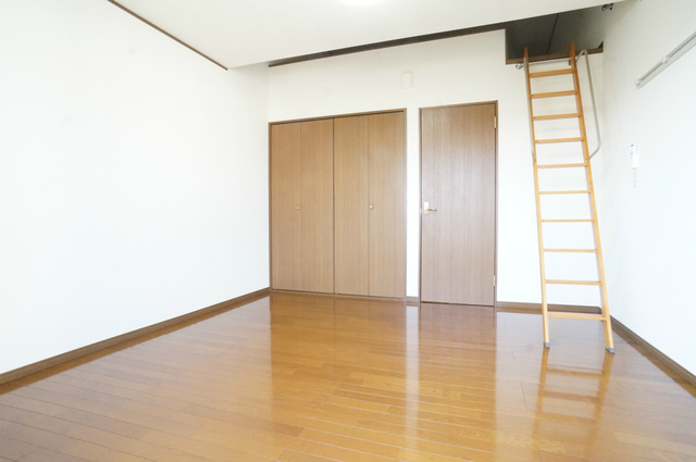 居室・リビング　同物件別部屋写真（実際は現況を優先致します）