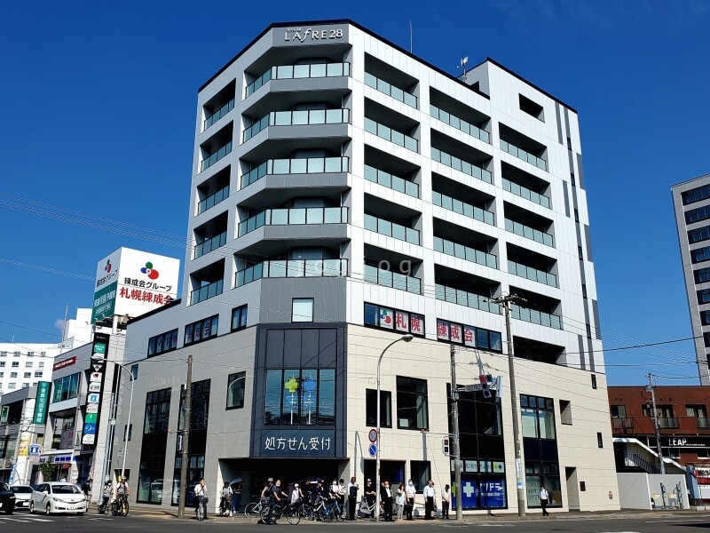 ドラックストア　サツドラ円山西28丁目店（ドラッグストア）まで489m