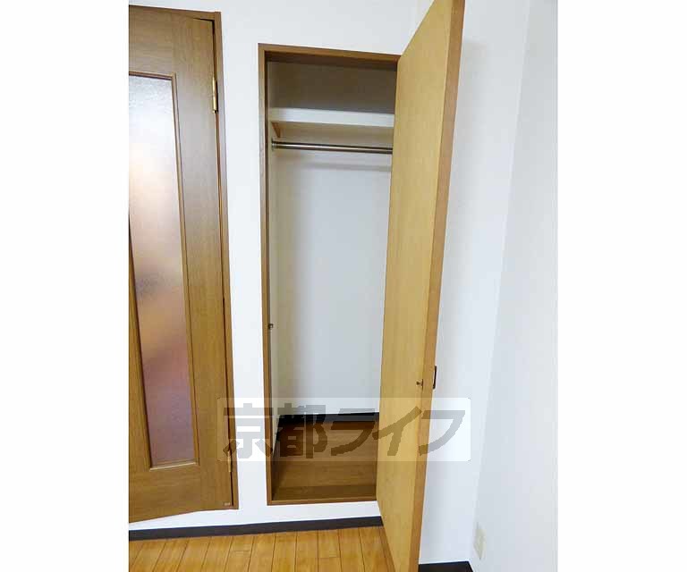 収納　洋服など収納できます。