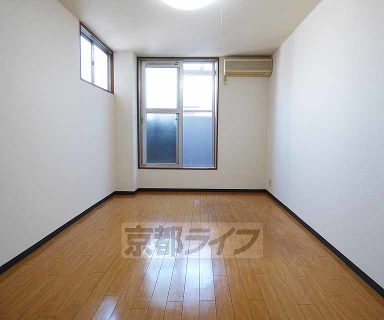 居室・リビング　きれいなリビングです。