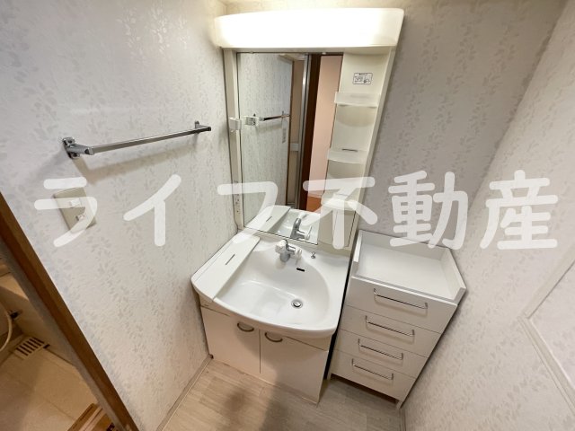 洗面設備　独立洗面台です